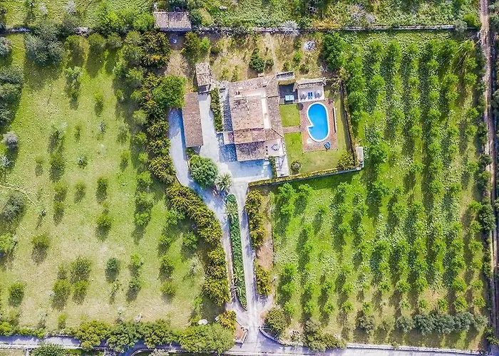 Rafalet, By Renthousing *