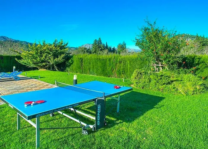 Rafalet, By Renthousing Villa *