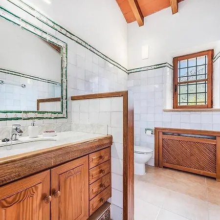 Willa Rafalet, By Renthousing *