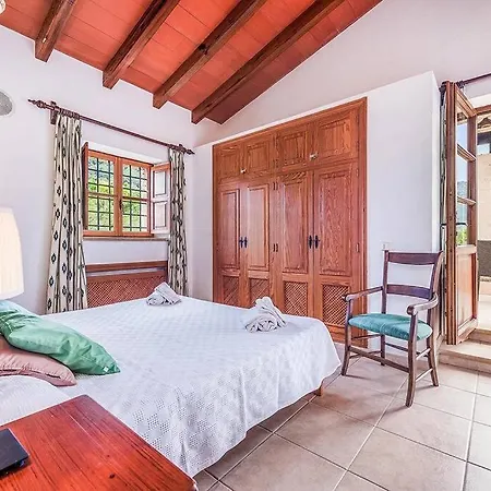 Willa Rafalet, By Renthousing *