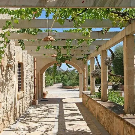 Rafalet, By Renthousing *