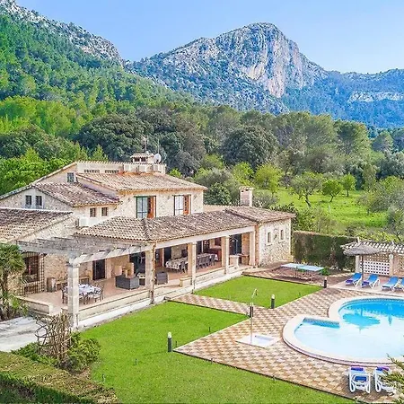 Rafalet, By Renthousing *