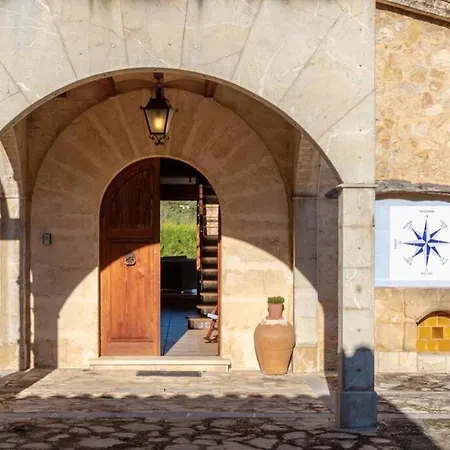 Rafalet, By Renthousing Villa *