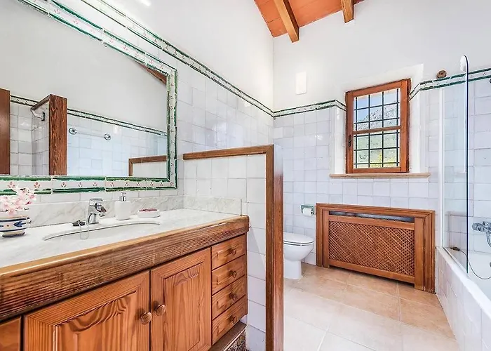 Willa Rafalet, By Renthousing *