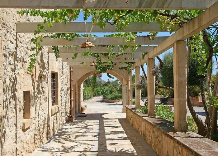 Rafalet, By Renthousing *